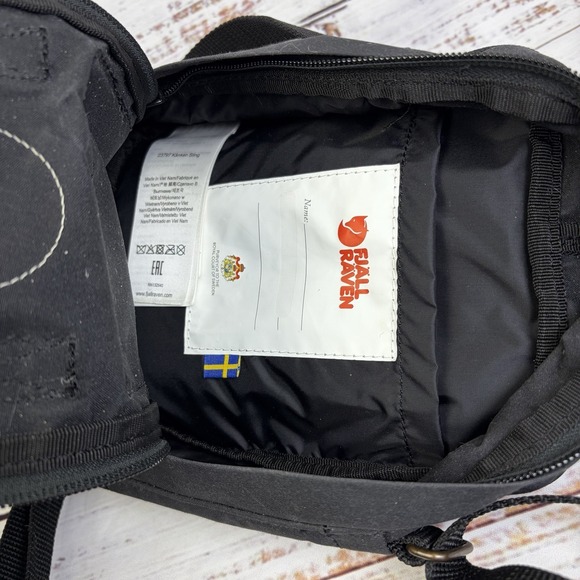 FjallRaven Kanken Sling Shoulder Bag Purse (Black) F23797 - Picture 9 of 10